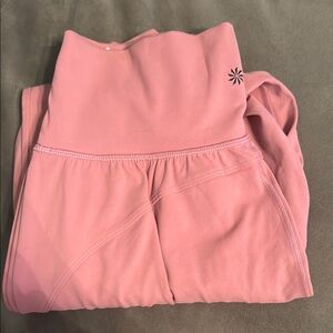 Athleta salutation jogger with pockets - M